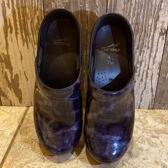 Dansko clogs (Nwot) - Picture 3 of 8